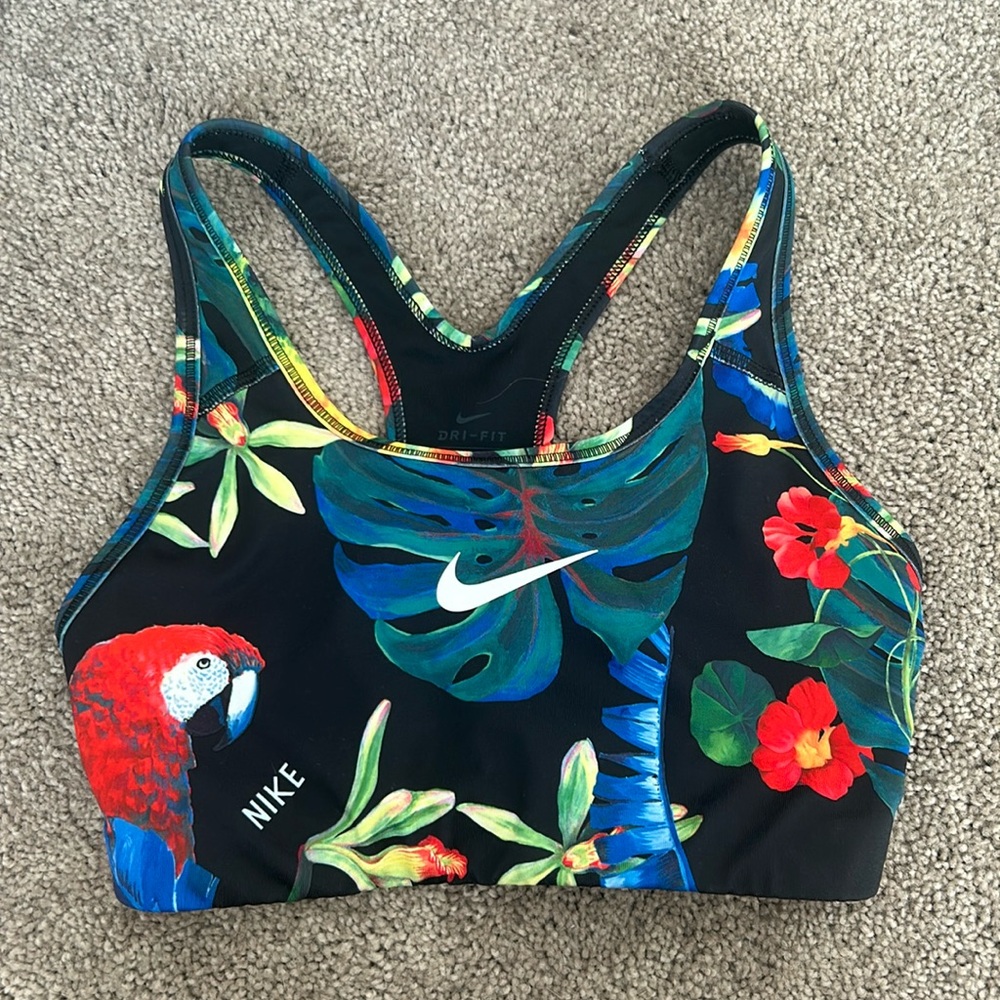 Nike colorful sports bra. Size S.